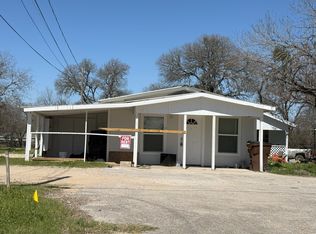 903 E Live Oak St #A, Lockhart, TX 78644