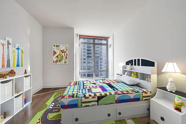 Rented by Compass | media 18