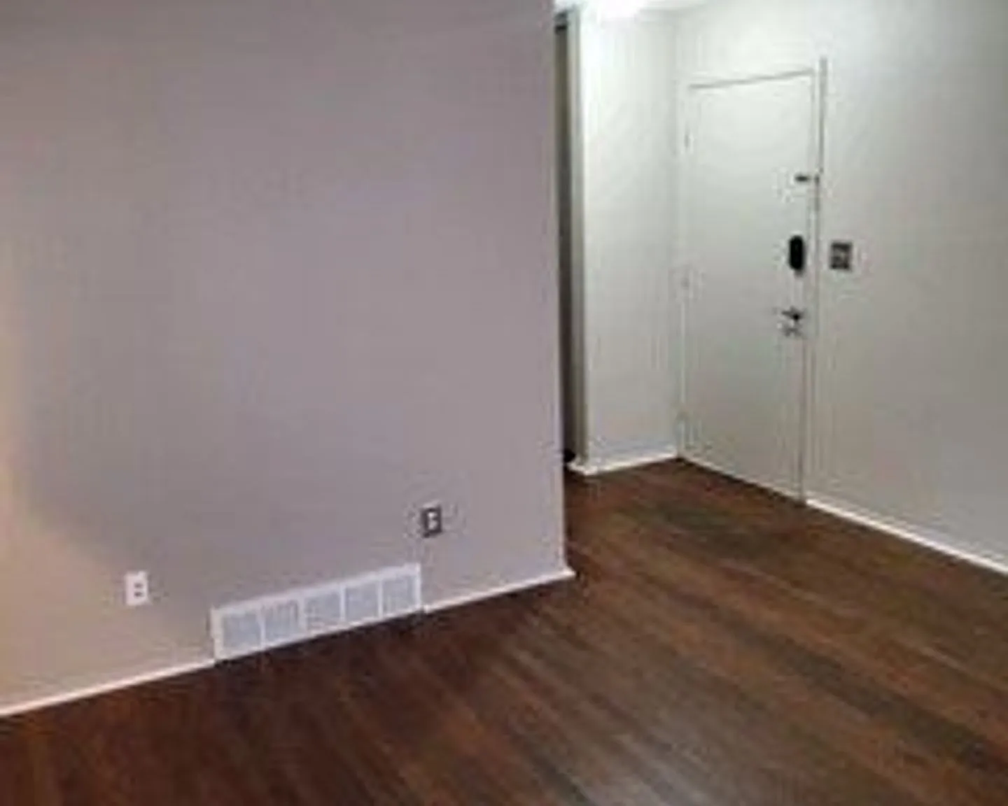Lincoln Apartments — Photo 3