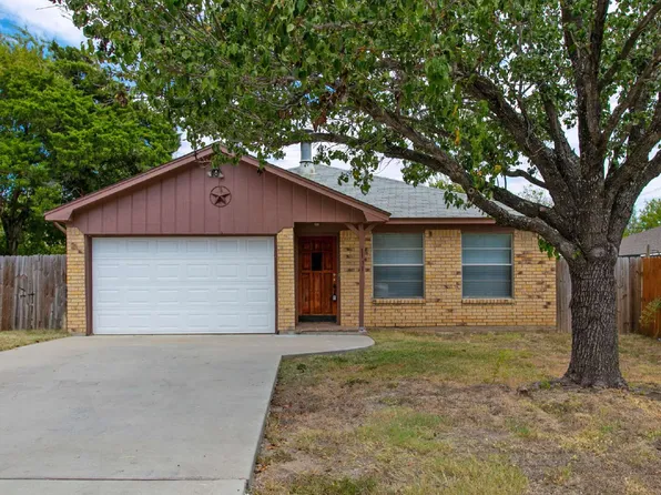 1111 Braeswood Dr, Bryan, TX 77803