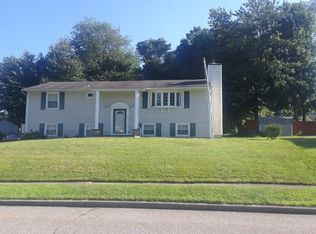 3 Highland Rd, Oak Ridge, NJ 07438