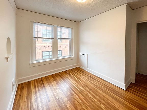 4th image of 616 Summit Ave #616305