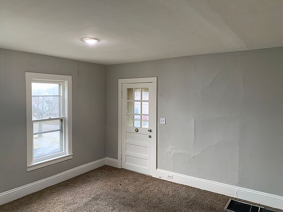 2nd image of 242 Lynwood Ave #D