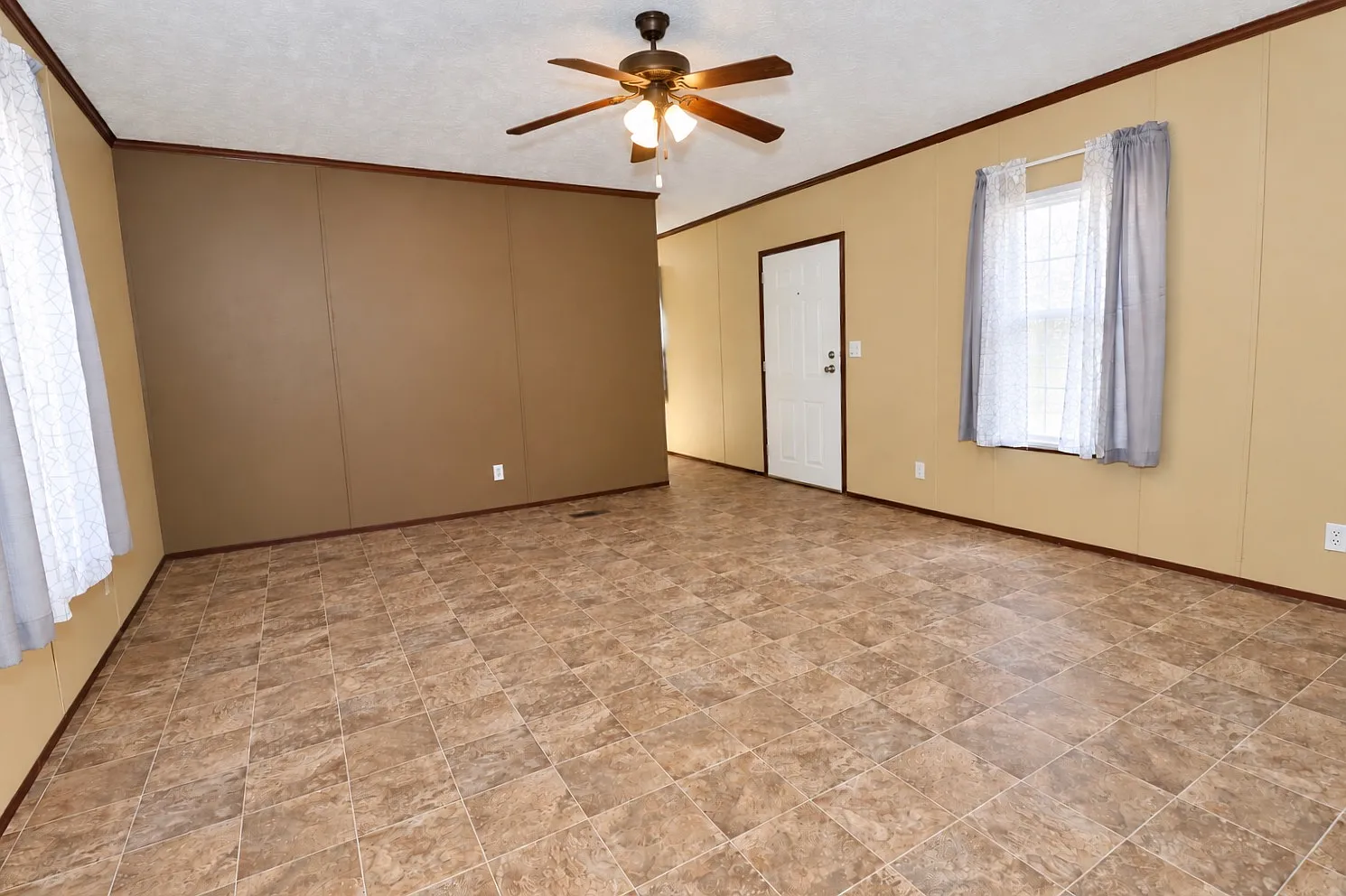 3 bed, $1,200 — Photo 4