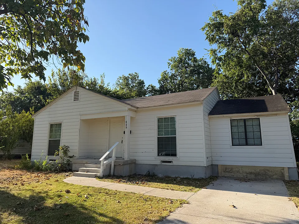 628 Cedar Dr