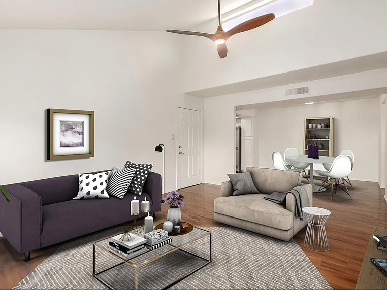 Studio living w/ separae