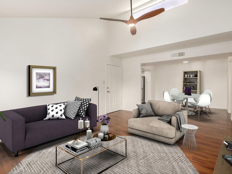 Studio living w/ separae
