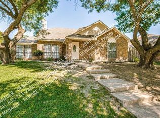 8805 Wood Glen Dr, Rowlett, TX 75088