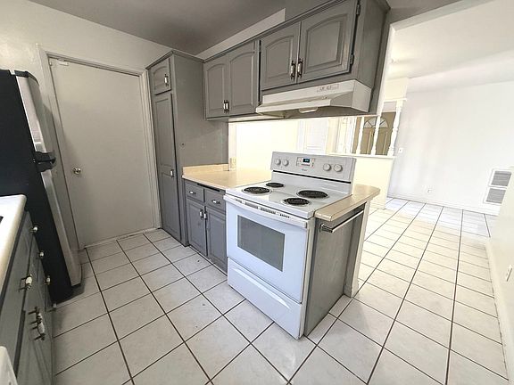 4th image of 5908 Carmen Blvd