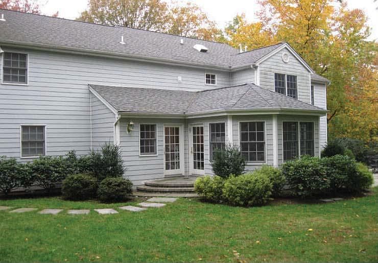 2nd image of 221 Allison Ct