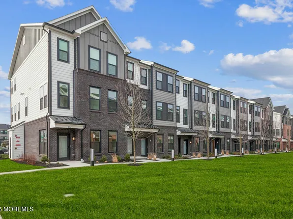 214 Jessie Pl #64, New Brunswick, NJ 08901