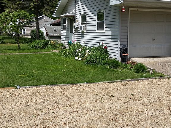2nd image of 1407 E Koshkonong Dr
