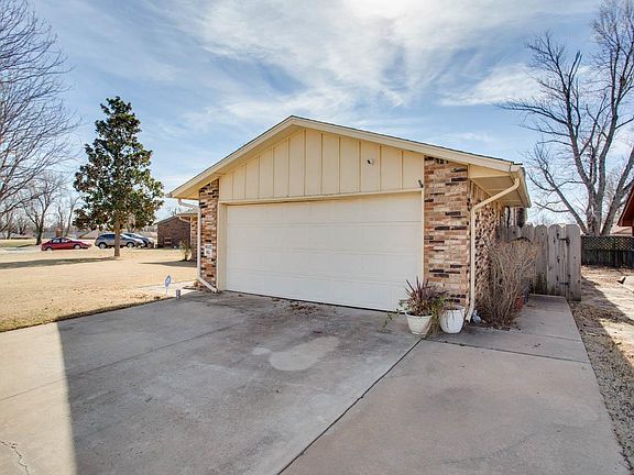 5th image of 2309 Single Tree Ln