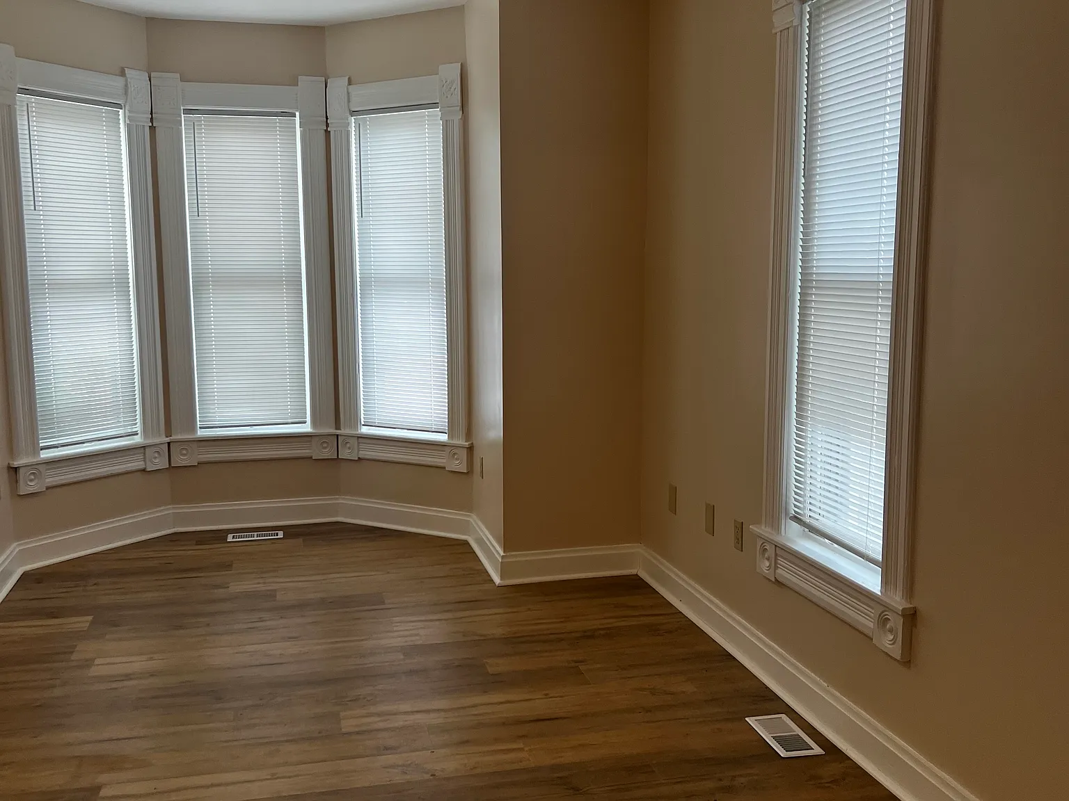 2 bed, 1150 sqft, $1,200 — Photo 3
