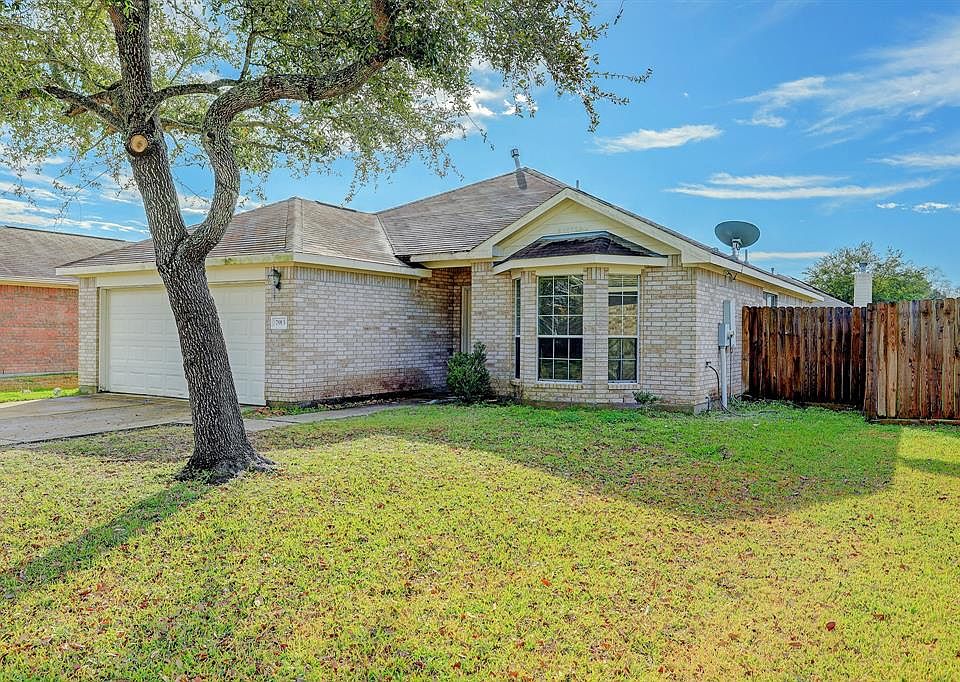 1st image of 7913 Fallen Oak Ln