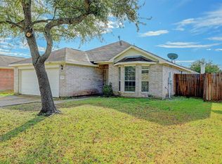 7913 Fallen Oak Ln, Texas City, TX 77591