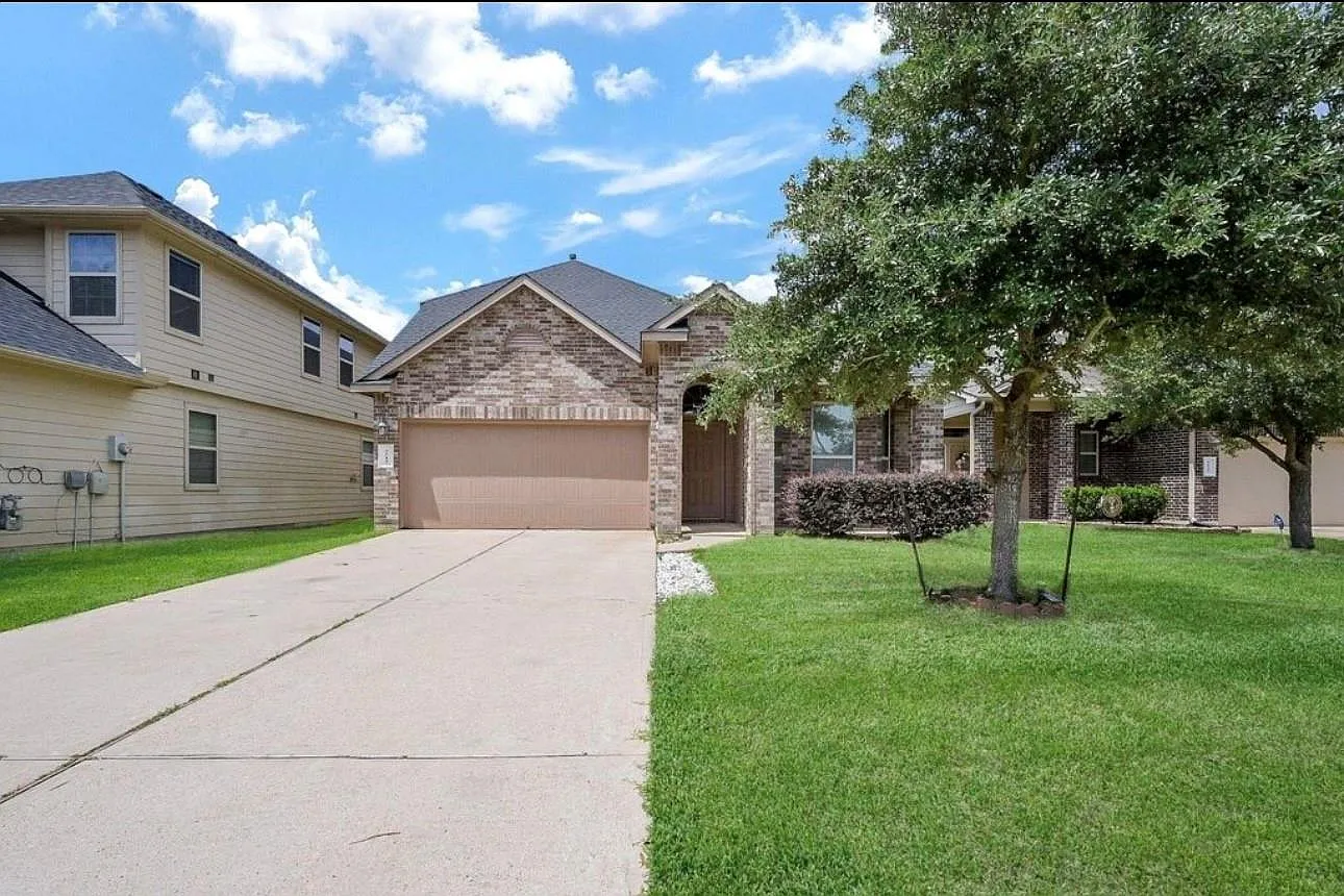4 bed, 3.0 bath, 2187 sqft, $2,799 — Photo 2