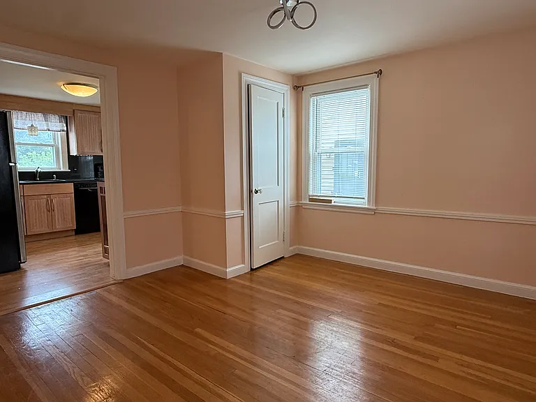 31 Falmouth Rd — Photo 10