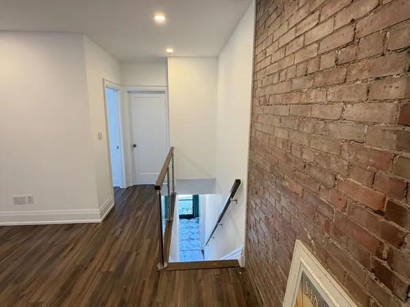 779 Saint Clair Ave W Floor 2, Toronto, ON M6C 1B7
