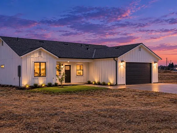 1986 Village Dr, Ione, CA 95640