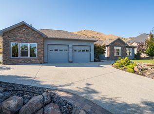 394 Lars Ln, Wenatchee, WA 98801