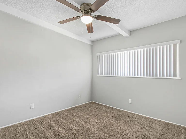 Stillman Apartments — Photo 14