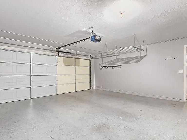 1368 S 232nd Ave — Photo 31