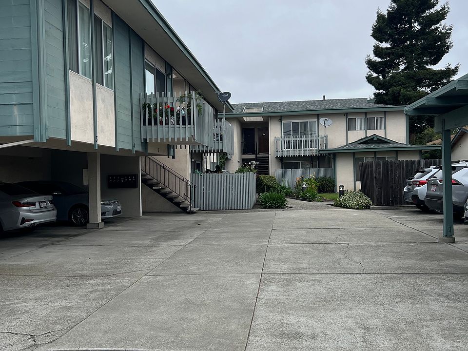 1st image of 2155 Fairway Dr #6