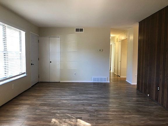 3rd image of 1711 E Tucker Blvd