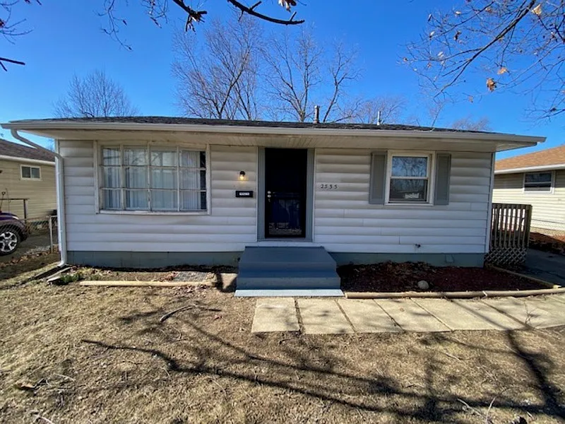 2535 Bulen Ave photo 1