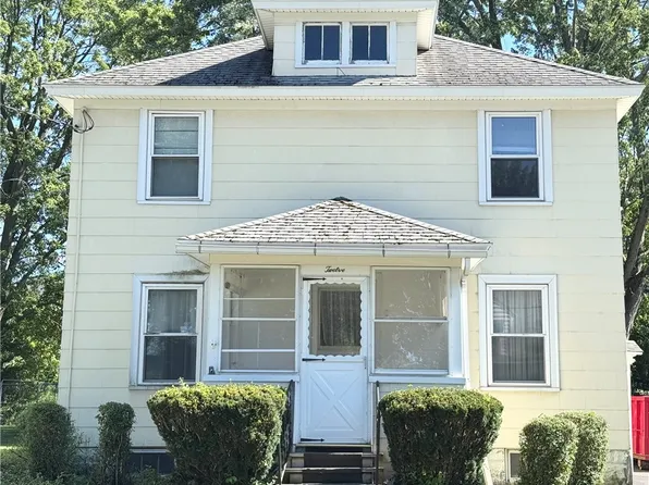 12 Willard St, Auburn, NY 13021