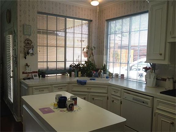 Nice bright open kitchen