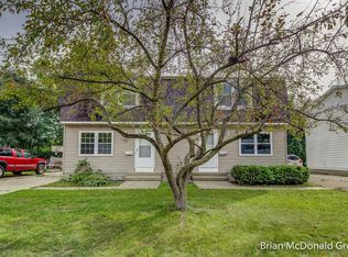 1618 Pennoyer Ave, Grand Haven, MI 49417