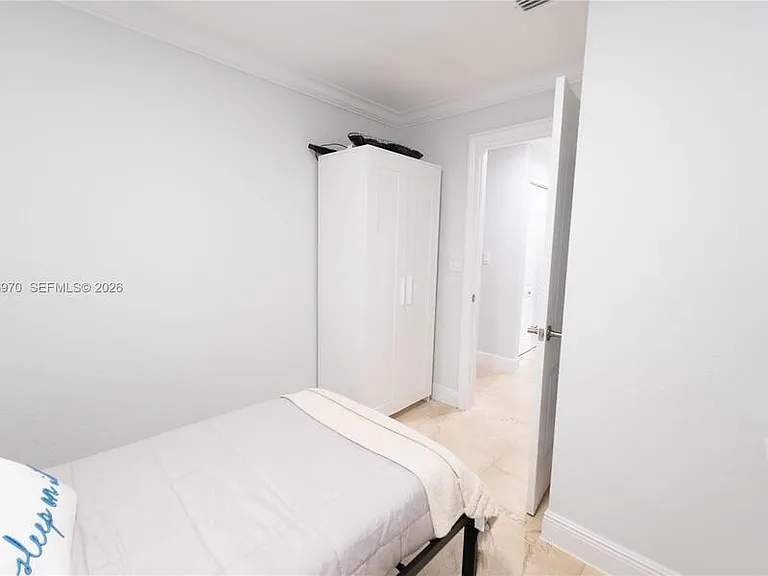 12040 SW 43rd St — Photo 16