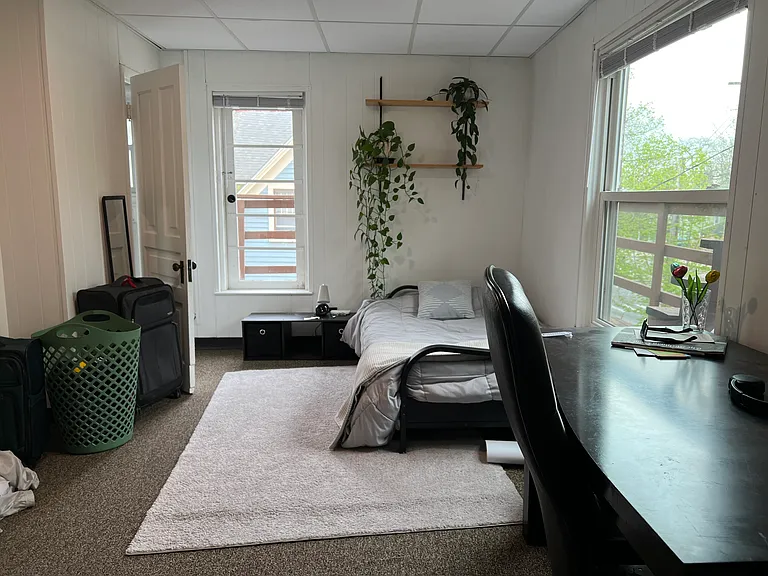 710 E Ann St #5 — Photo 3