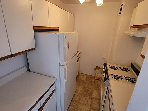 4th image of 1110 Stadium Ave APT 2D
