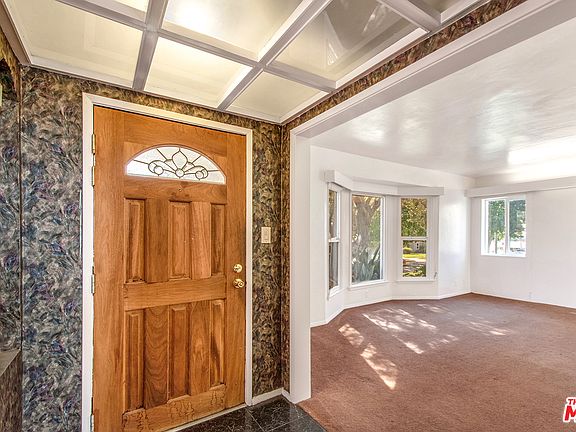 4th image of 3513 W 83rd St