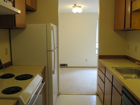 3rd image of 13635 NE 8th St Ste 104