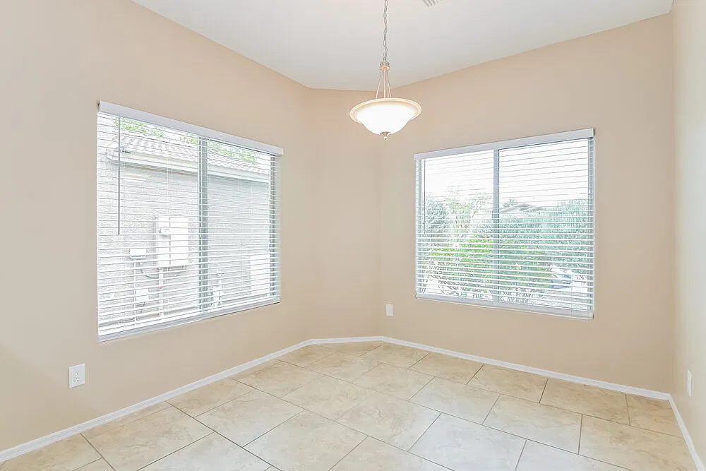 3 bed, 2.0 bath, 1409 sqft, $1,970 — Photo 4