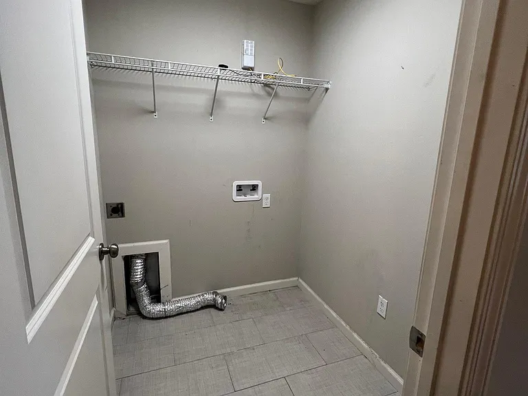13712 Fox Hill Dr — Photo 25