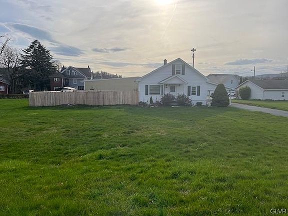 2nd image of 210 Williams Ave