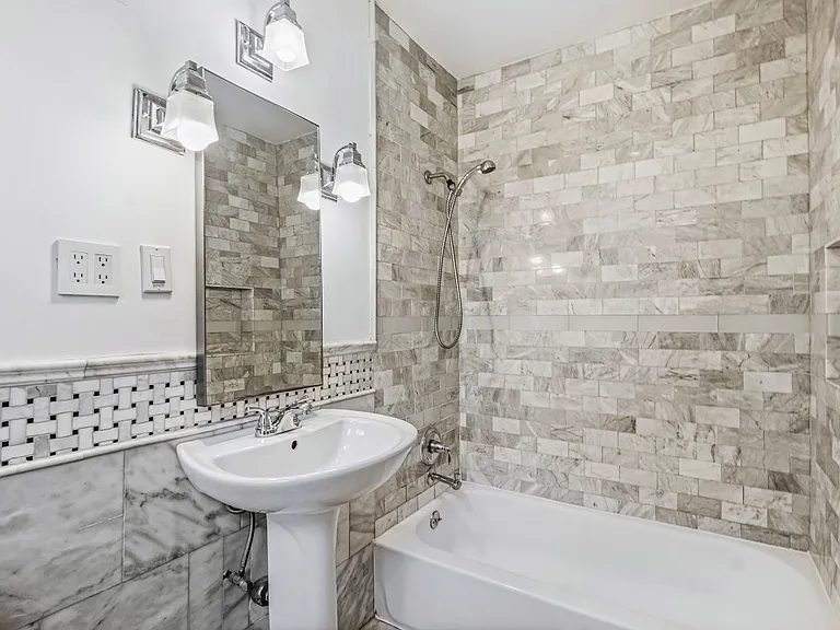 1822 15th St NW #303 — Photo 17