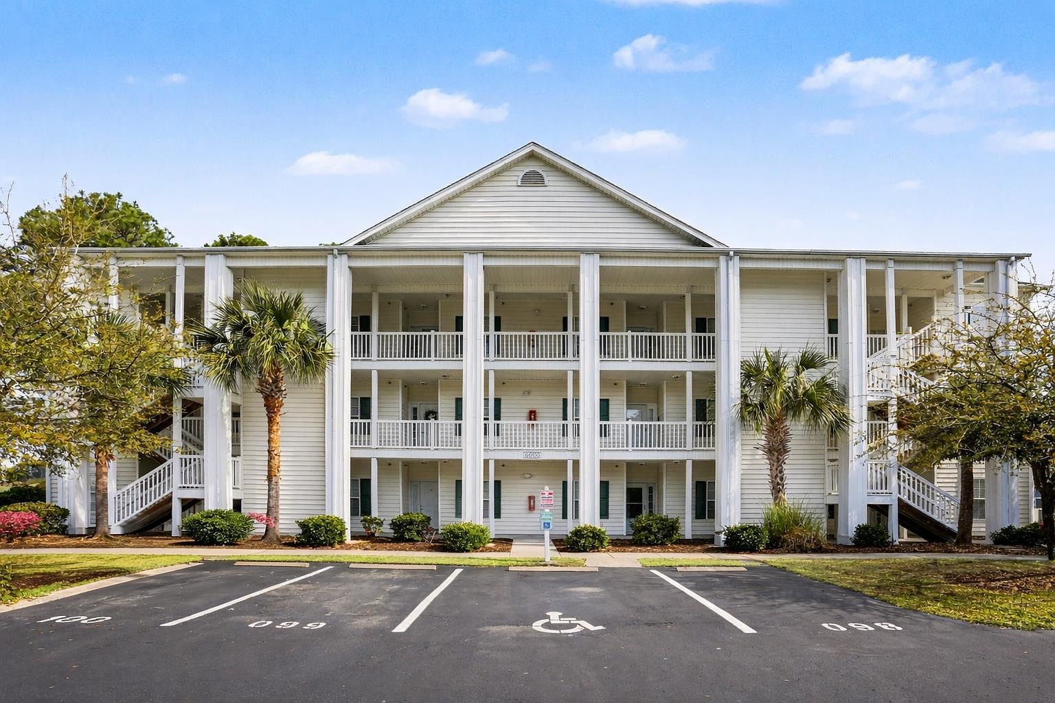 6000 Windsor Green Way #204