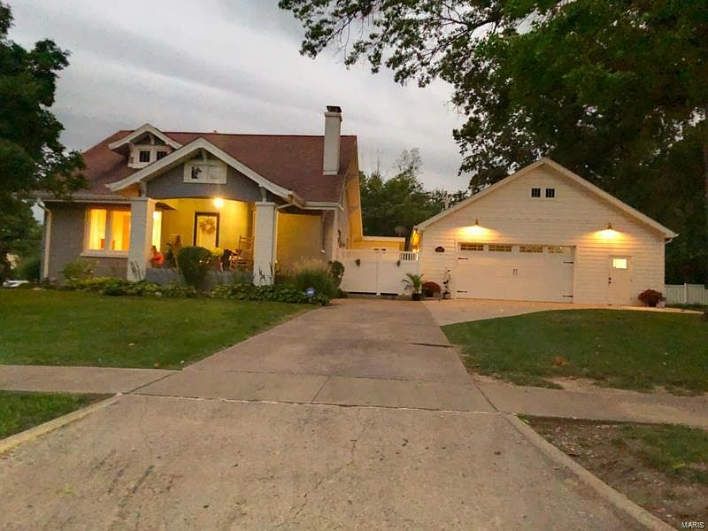 1075 E 1 N, Carlinville, IL 62626 Zillow