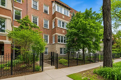 6914 N Sheridan Rd #2 Photo 1