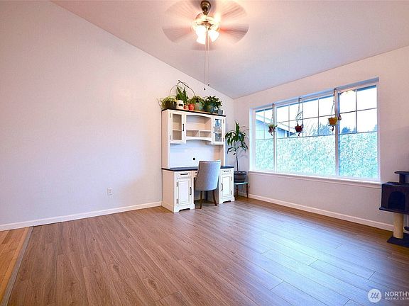 3rd image of 15826 104th Ave SE