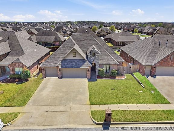 2nd image of 7406 E 83rd Pl N