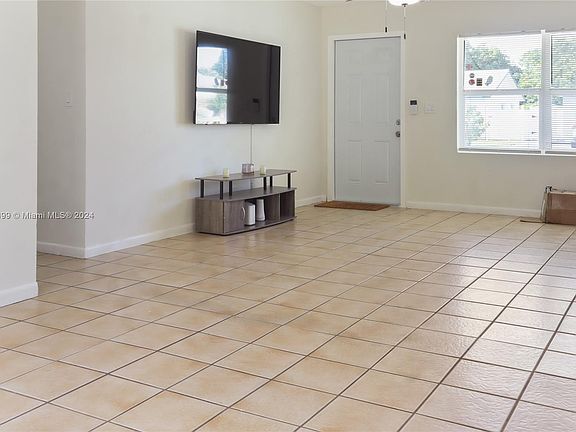 3rd image of 305 SW 78th Ter