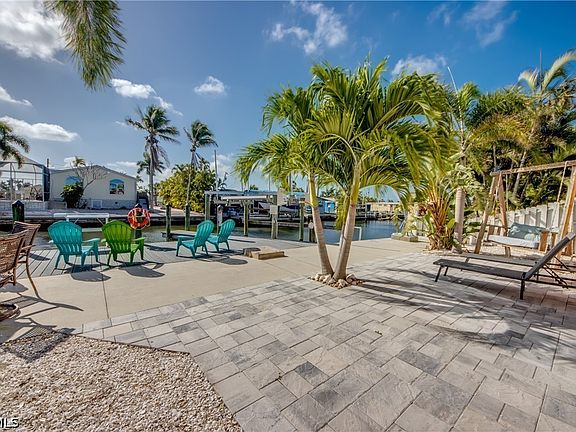 5th image of 2589 Bayshore Dr