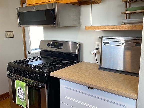 5th image of 104 E Stanton Ave